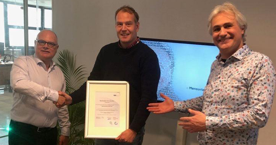 Foto van de uitreiking ISO27001 aan Ranshuijsen