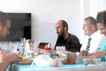 Ranshuijsen medewerkers lunchen aan tafel