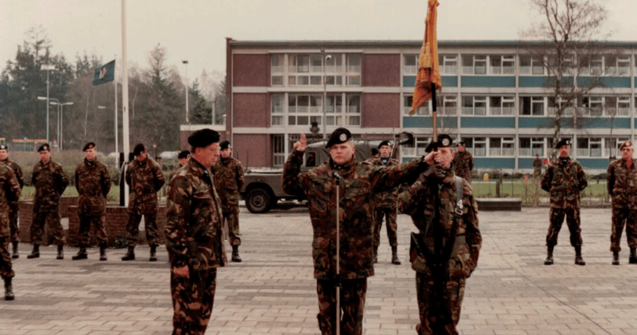 Een foto van Joël als officier